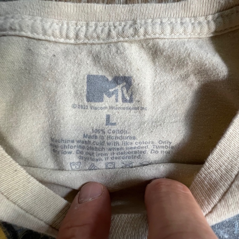 MTV Graphic T-Shirt Mens Large Tan Beige Basquiat Style Crown Logo Tee - Picture 2 of 6